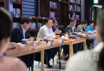 최민호 세종시장, 소상공인 지원대책 현장간담회 가져