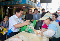 오세현 아산시장, 추석 앞두고 전통시장 장보기