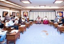 외신 기자단, 세종서 한글의 아름다움 체험