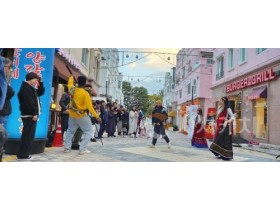 [크기변환]1. 유럽 감성 속 국화 향기… 아산 지중해마을 문화축제 성료 (4).jpg