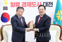 ‘나눔으로 빛난 뜻’이응노 걸작 대전으로