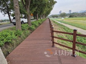 [크기변환]2. 아산시, 곡교천 북단 수변데크 부분 개통.jpg