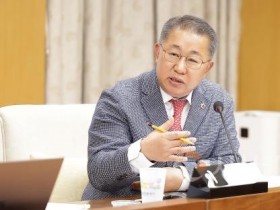 f_이한영의원 사진(행정사무감사).JPG