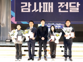 f_사진1_2025년 아산 실버문화축제에서 문화복지환경위원회 의원들 감사패 수상.png