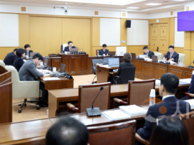 f_(참고사진) 산업건설위원회.png