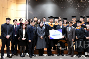 f_251209_보도자료(백석대 백석후마니타스 최고위 11기, 발전기금 기탁하며 수료식 마무리) 1.png