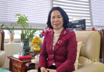 [인물기획] 천안시의회 첫 여성 의장 김행금, 시민 속에서 찾은 변화와 리더십!
