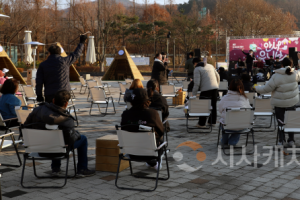 f_251212_보도자료(안서 유니브시티 문화 주간, 천호지 청춘광장서 청년·시민 협력 축제 성료) 2.png