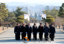 충남도의회, 충혼탑 참배로 병오년 시작