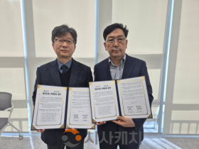 f_사진 1. 선문대-충남테크노파크 업무협약을 체결했다(좌 이현 학장, 우 장용호 단장).png