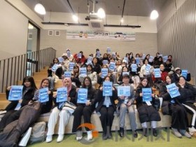 [크기변환]3. 아산시, 선문대 유학생 대상 ‘아산페이(CHAK)’ 앱 설치·충전까지 현장 지원.jpg