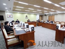 f_260121_제363회 임시회 제1차 행정문화위원회(1).jpg