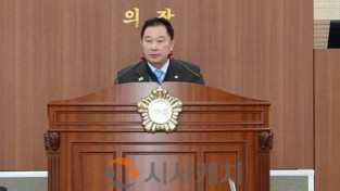 [크기변환]사진_제264회 아산시의회 임시회 5분 자유발언_천철호 의원(2).JPG