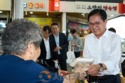 f_일자리경제과(김석필 천안시장 권한대행 전통시장 방문) (1).png