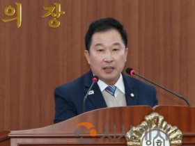 [크기변환]사진_제264회 아산시의회 임시회 5분 자유발언하는 천철호 의원.JPG