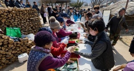 [크기변환]3. 아산 외암마을서 울려 퍼진 무사안녕의 기원, ‘정월대보름 행사’ 성료(5).jpg