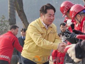 [크기변환]3. 오세현 아산시장, 산불방지 전문교육 현장 방문… 격려 및 안전 당부.jpg