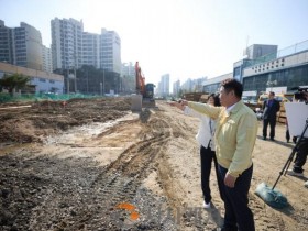 [크기변환]2. 오세현 아산시장, 동부권 노인복지관 신축 예정지 점검(3).jpg