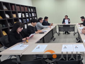 f_간담회 사진.png