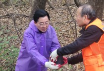 박경귀 아산시장 “사랑의 연탄 나눔” 봉사 펼쳐