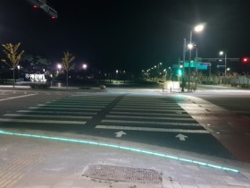 예산군, 내포신도시 도청예학사거리 LED 바닥신호등 설치